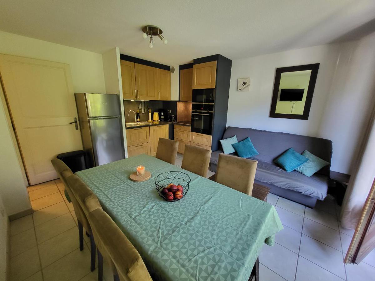 Appartement Dans Chalet Avec Piscine Couverte 생제르베레뱅 외부 사진